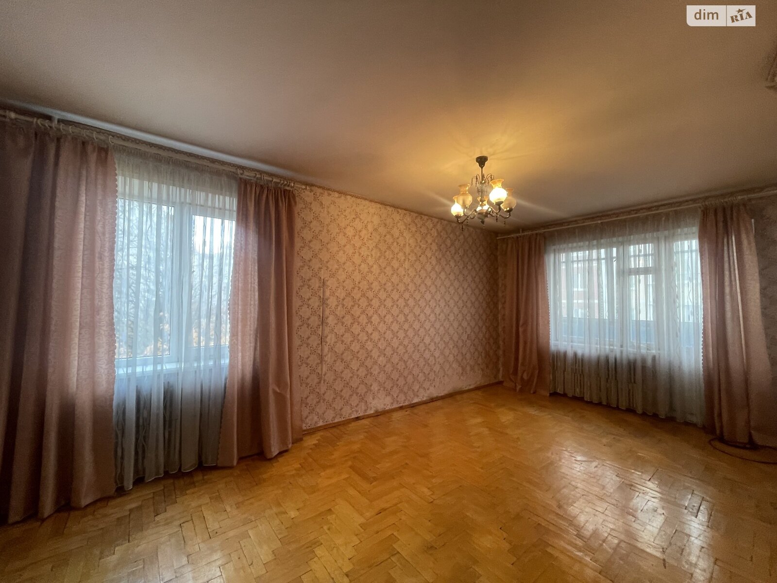 Продаж однокімнатної квартири в Тернополі, на вул. Євгена Коновальця, район Канада фото 1 Продаж однокімнатної квартири в Тернополі, на вул. Євгена Коновальця, район Канада фото 1