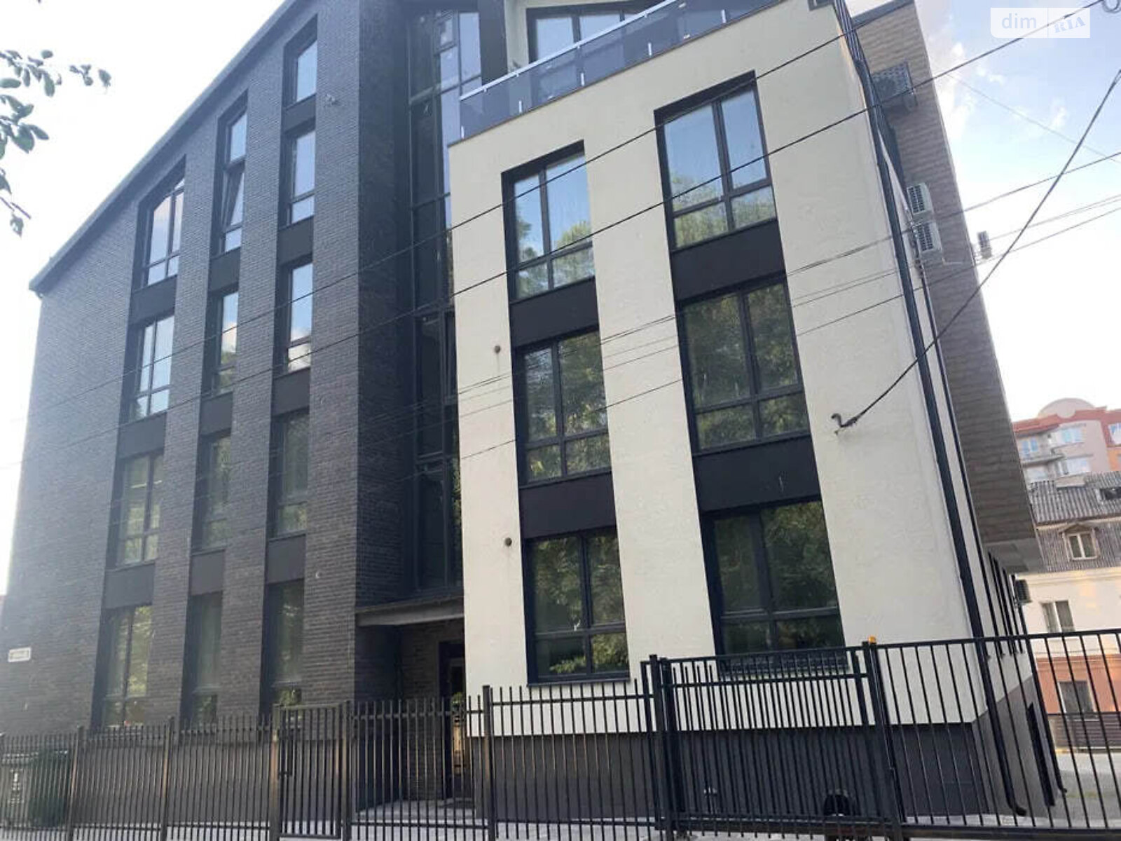 Продажа трехкомнатной квартиры в Тернополе, на ул. Петрушевича, район Канада фото 1 Продажа трехкомнатной квартиры в Тернополе, на ул. Петрушевича, район Канада фото 1