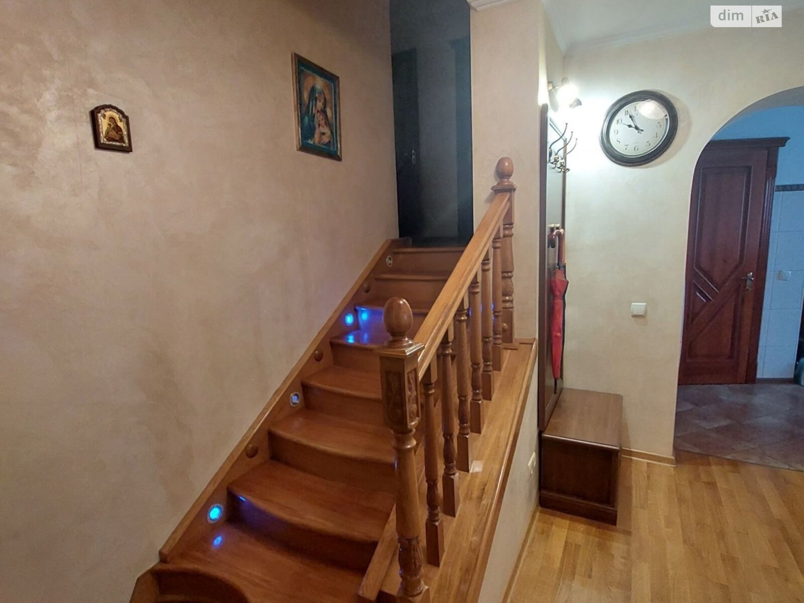 Продаж трикімнатної квартири в Тернополі, на вул. Рєпіна 18, район Канада фото 1 Продаж трикімнатної квартири в Тернополі, на вул. Рєпіна 18, район Канада фото 1