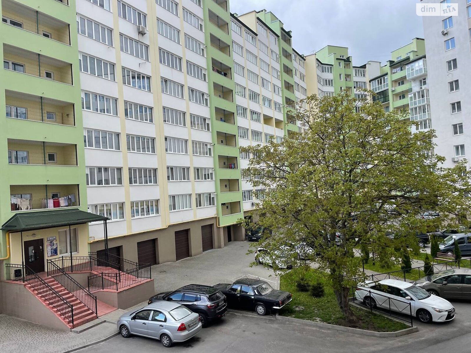 Продажа трехкомнатной квартиры в Тернополе, на ул. Репина 34, район Канада фото 1 Продажа трехкомнатной квартиры в Тернополе, на ул. Репина 34, район Канада фото 1
