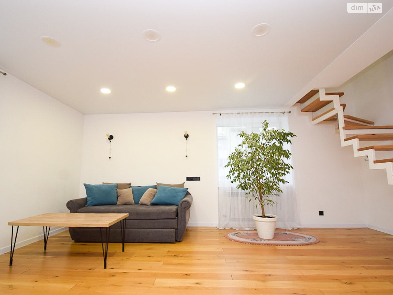 Продаж чотирикімнатної квартири в Тернополі, на вул. Рєпіна 36, район Канада фото 1