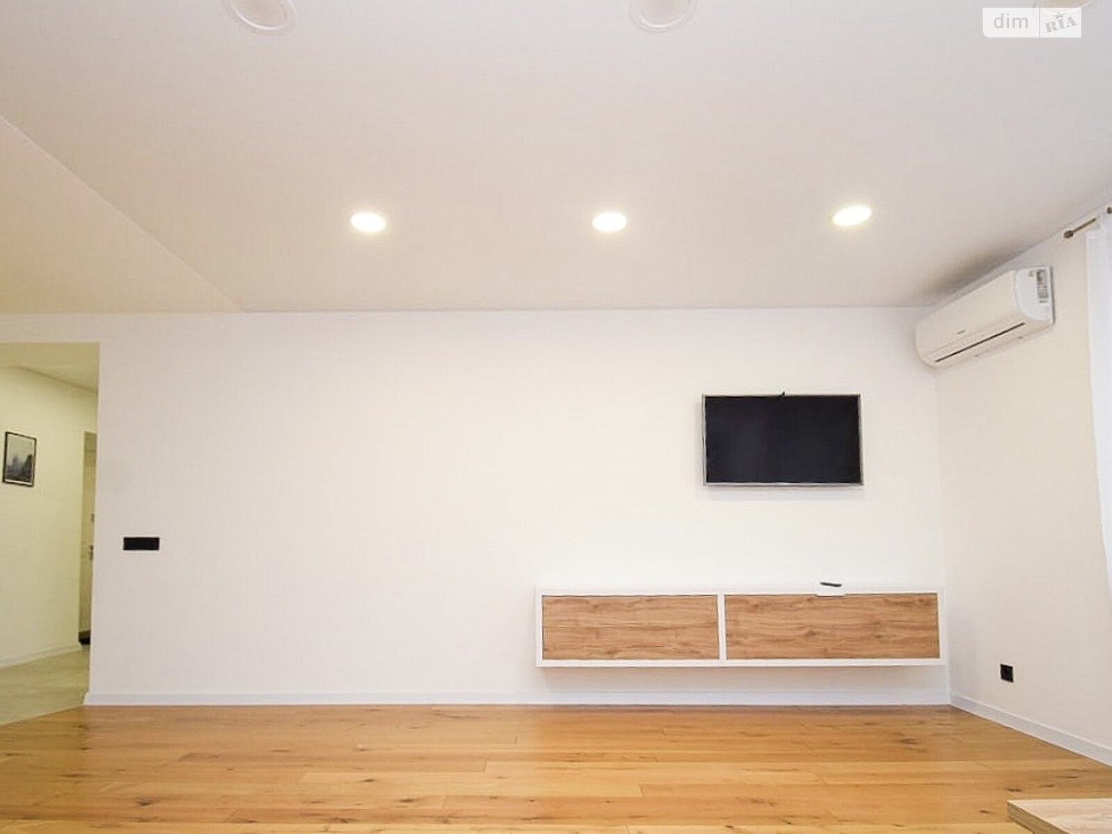 Продаж чотирикімнатної квартири в Тернополі, на вул. Рєпіна 36, район Канада фото 1