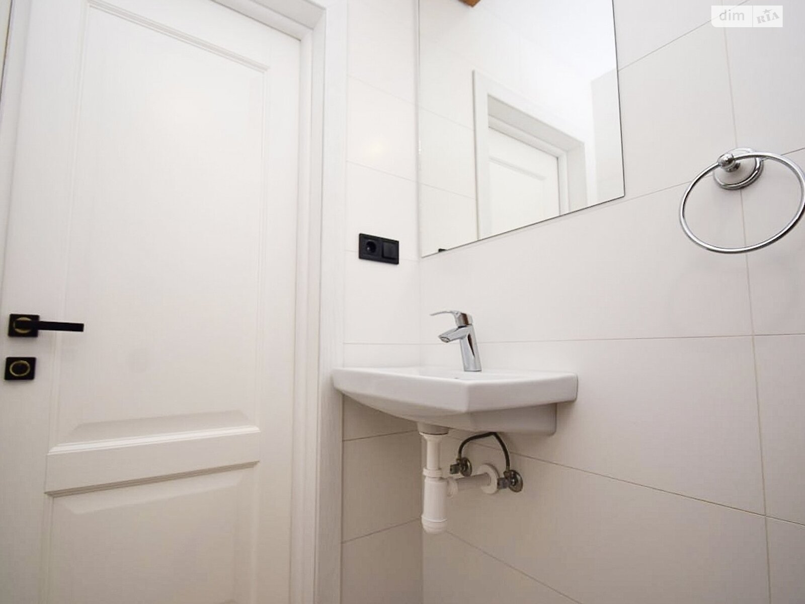 Продаж чотирикімнатної квартири в Тернополі, на вул. Рєпіна 36, район Канада фото 1