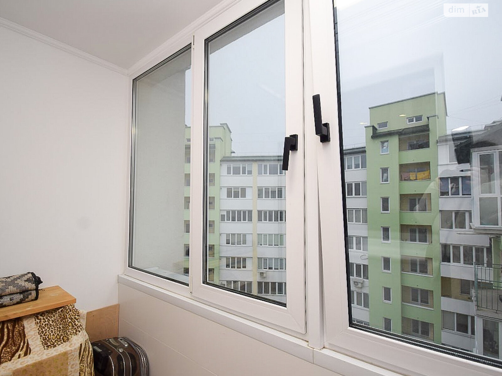 Продаж чотирикімнатної квартири в Тернополі, на вул. Рєпіна 36, район Канада фото 1