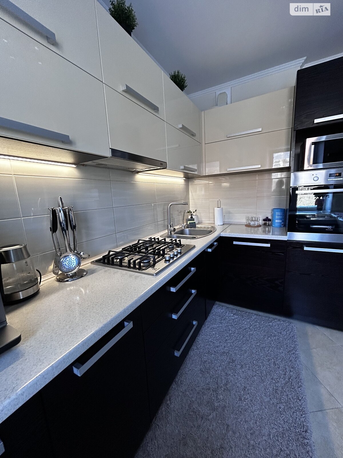 Продажа четырехкомнатной квартиры в Тернополе, на ул. Вербицкого Михаила 10, район Канада фото 1