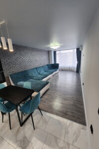Продажа трехкомнатной квартиры в Тернополе, на просп. Злуки 7, район Канада фото 2