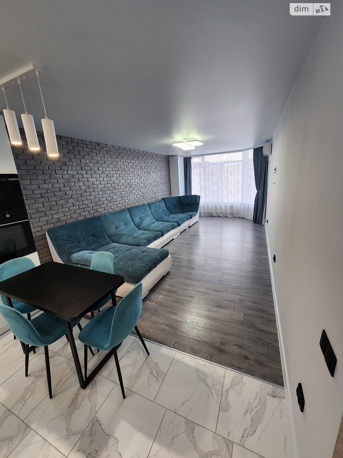 Продажа трехкомнатной квартиры в Тернополе, на просп. Злуки 7, район Канада фото 1 Продажа трехкомнатной квартиры в Тернополе, на просп. Злуки 7, район Канада фото 1