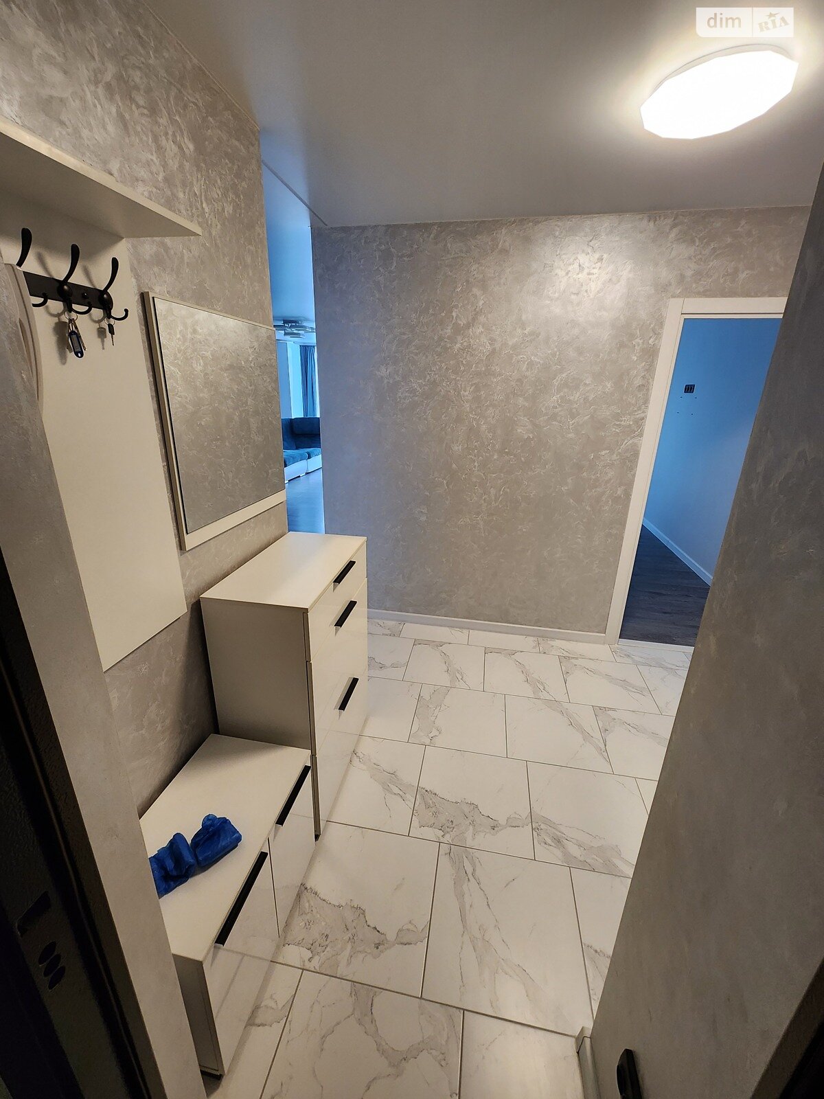 Продажа трехкомнатной квартиры в Тернополе, на просп. Злуки 7, район Канада фото 1 Продажа трехкомнатной квартиры в Тернополе, на просп. Злуки 7, район Канада фото 1