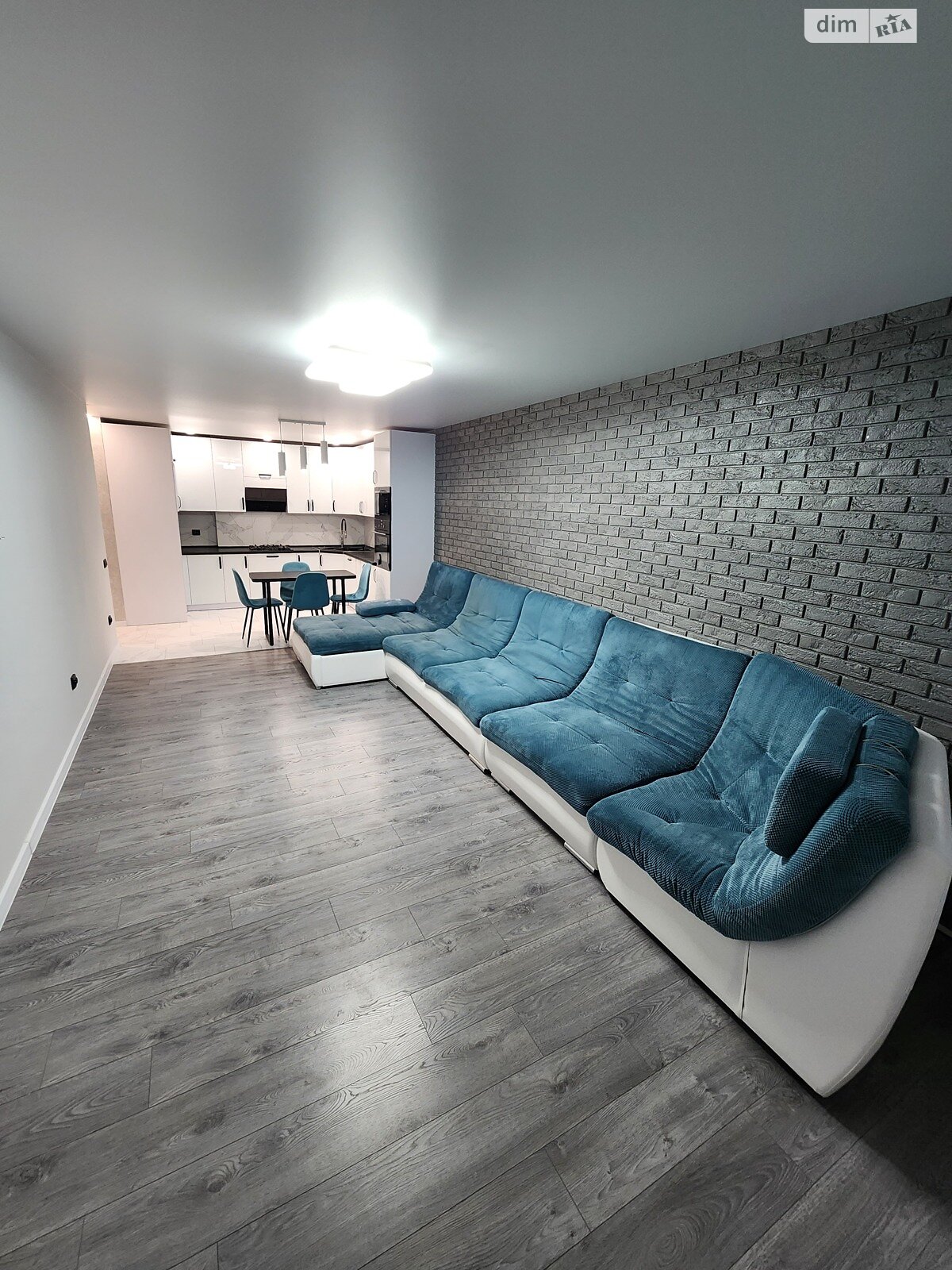 Продажа трехкомнатной квартиры в Тернополе, на просп. Злуки 7, район Канада фото 1 Продажа трехкомнатной квартиры в Тернополе, на просп. Злуки 7, район Канада фото 1
