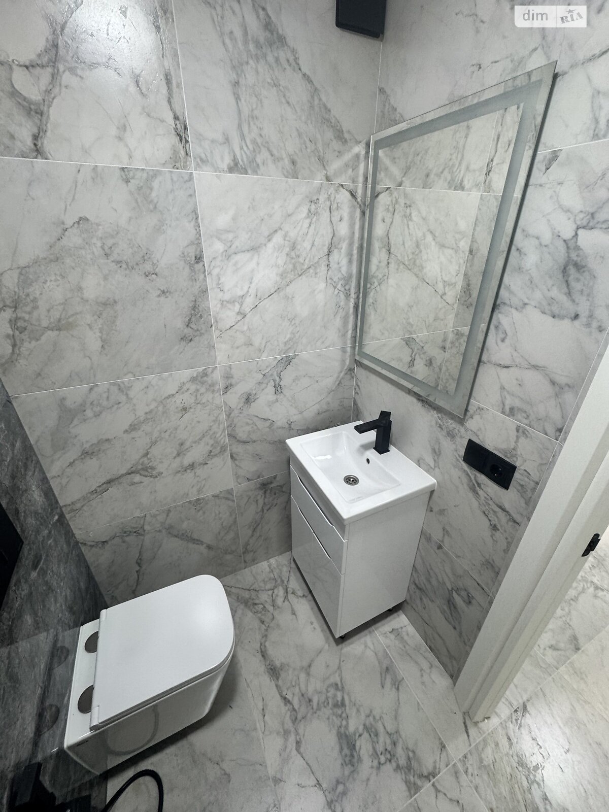 Продажа двухкомнатной квартиры в Тернополе, на просп. Злуки, район Канада фото 1 Продажа двухкомнатной квартиры в Тернополе, на просп. Злуки, район Канада фото 1