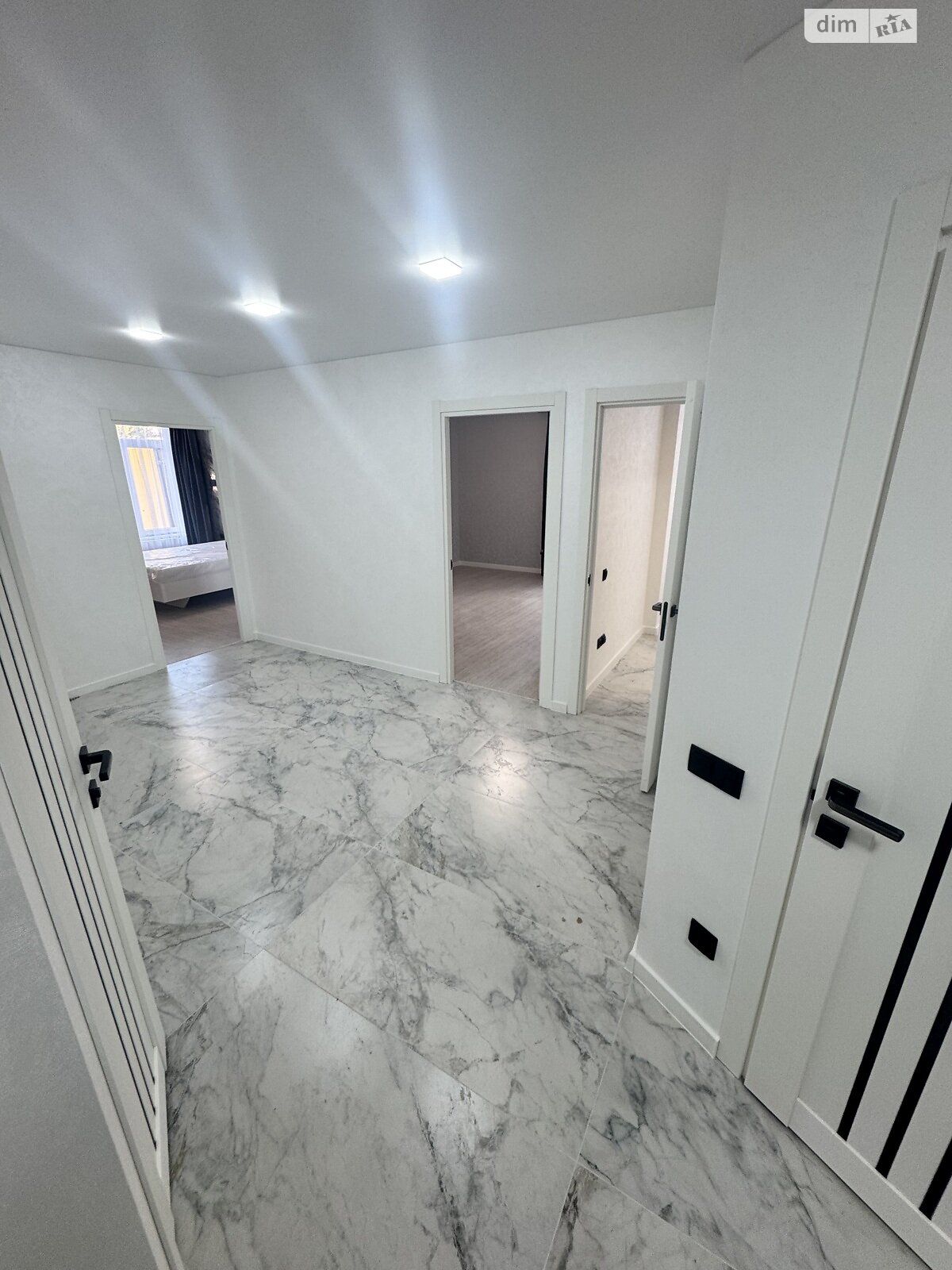 Продажа двухкомнатной квартиры в Тернополе, на просп. Злуки, район Канада фото 1 Продажа двухкомнатной квартиры в Тернополе, на просп. Злуки, район Канада фото 1