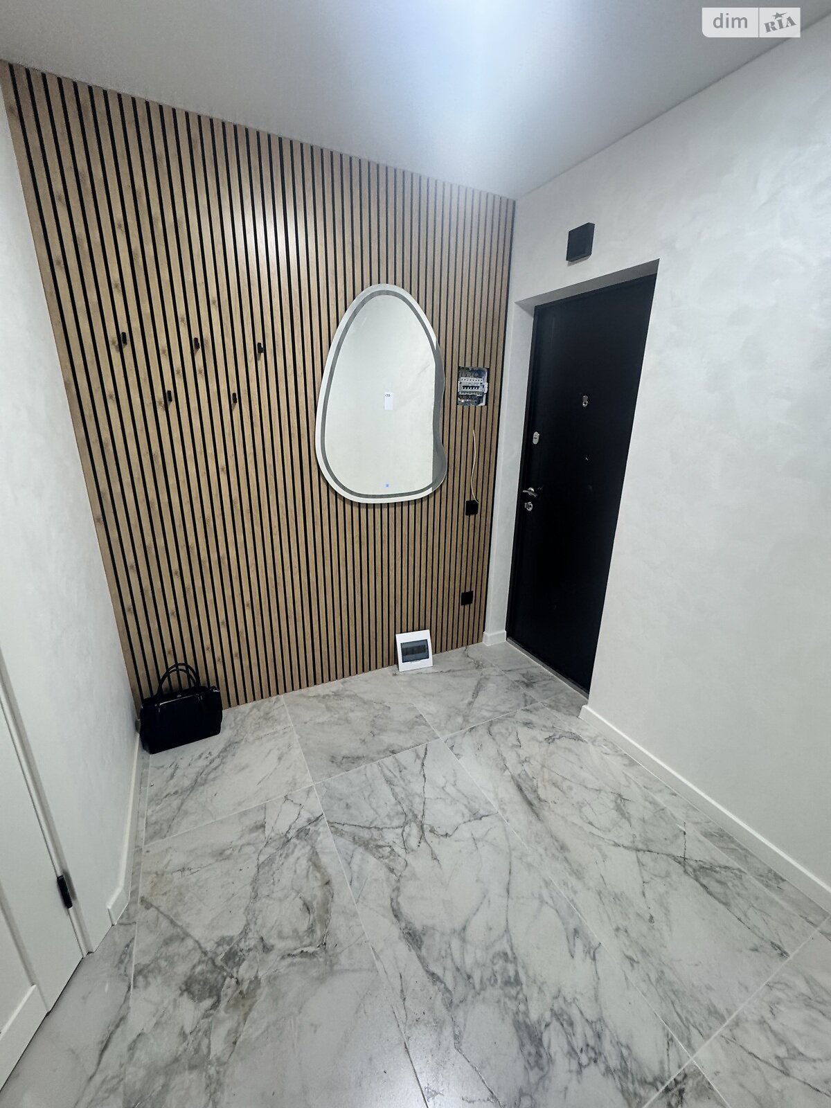 Продажа двухкомнатной квартиры в Тернополе, на просп. Злуки, район Канада фото 1 Продажа двухкомнатной квартиры в Тернополе, на просп. Злуки, район Канада фото 1