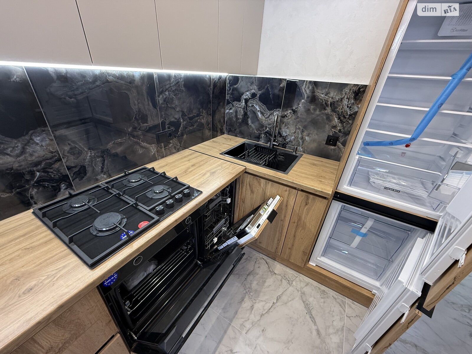 Продажа двухкомнатной квартиры в Тернополе, на просп. Злуки 7, район Канада фото 1 Продажа двухкомнатной квартиры в Тернополе, на просп. Злуки 7, район Канада фото 1