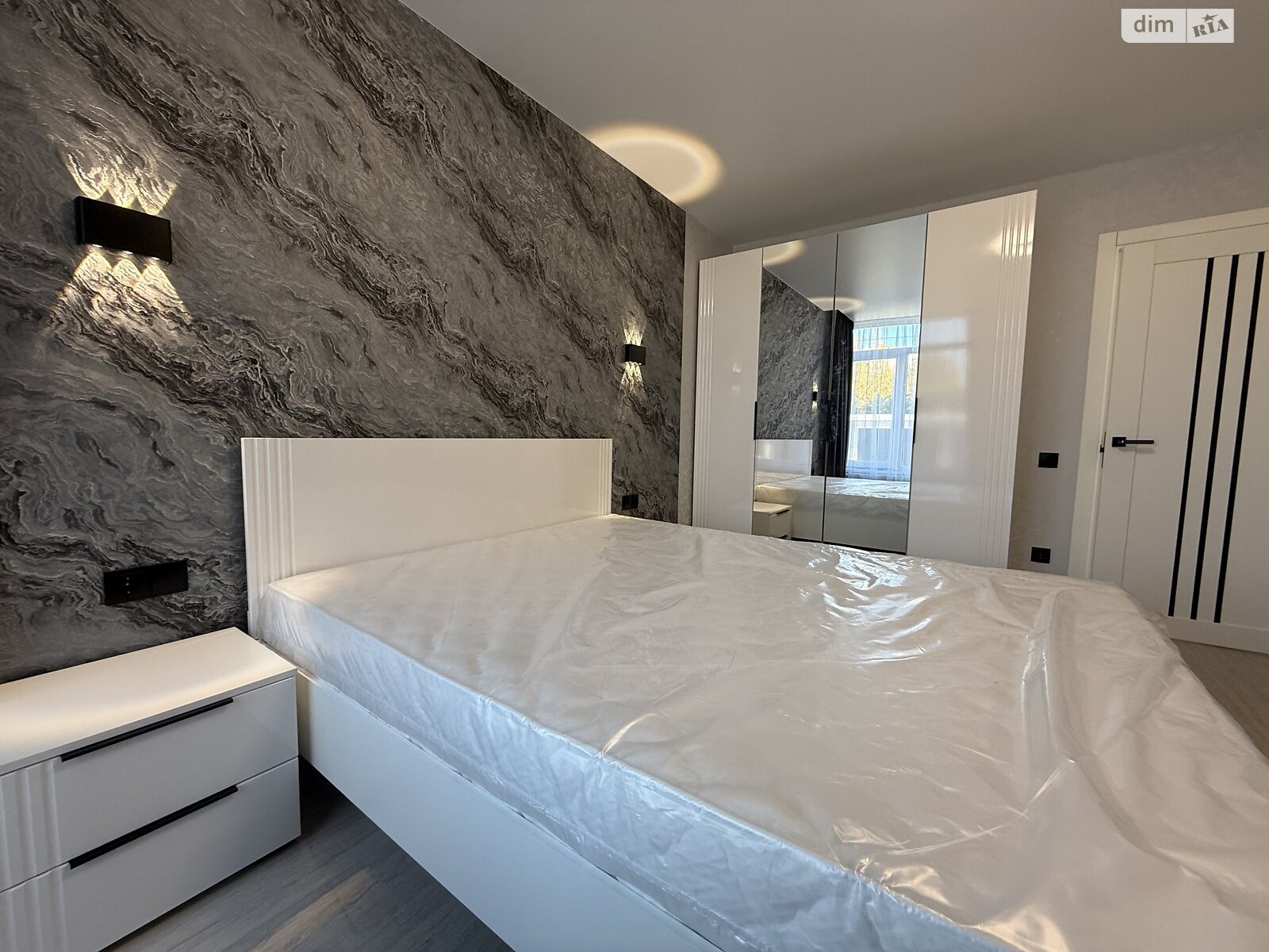 Продажа двухкомнатной квартиры в Тернополе, на просп. Злуки 7, район Канада фото 1 Продажа двухкомнатной квартиры в Тернополе, на просп. Злуки 7, район Канада фото 1