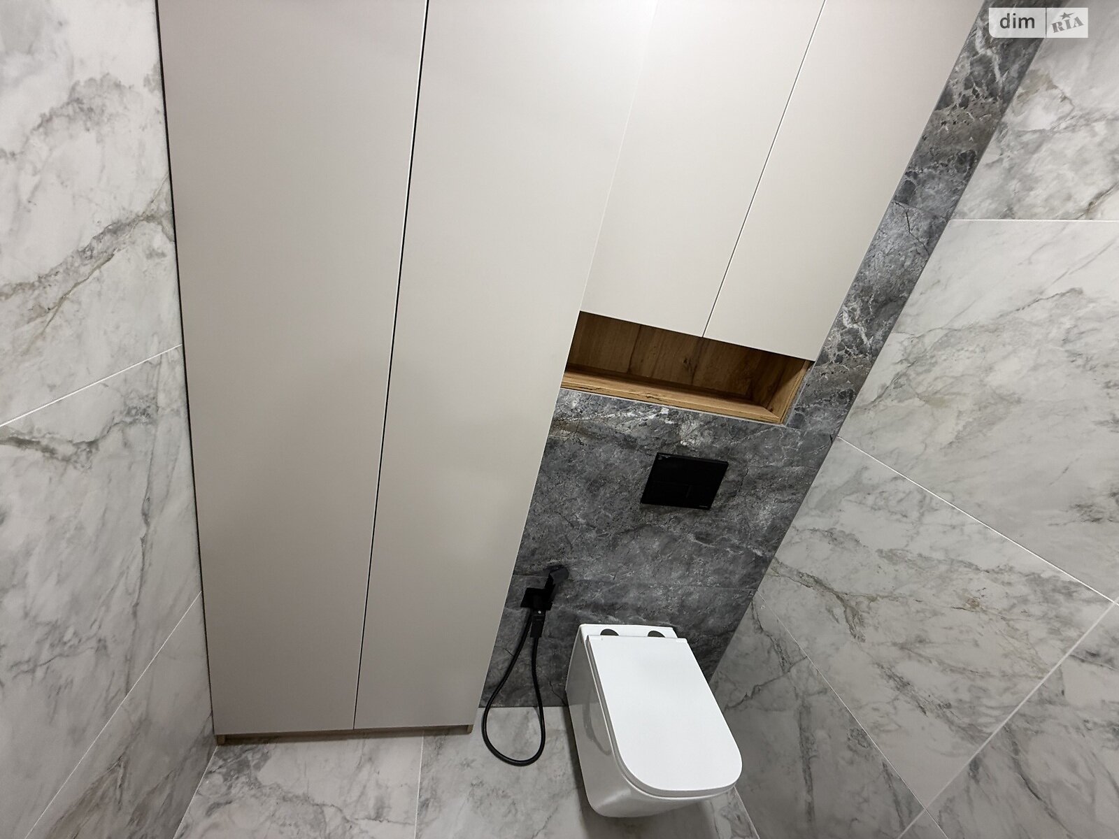 Продажа двухкомнатной квартиры в Тернополе, на просп. Злуки 7, район Канада фото 1 Продажа двухкомнатной квартиры в Тернополе, на просп. Злуки 7, район Канада фото 1