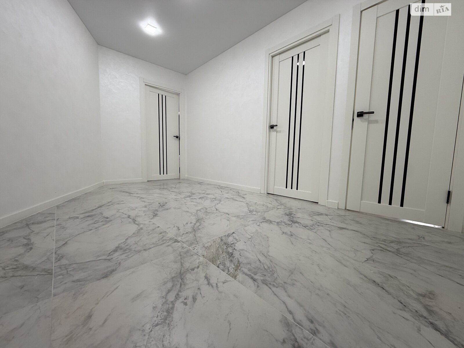 Продажа двухкомнатной квартиры в Тернополе, на просп. Злуки 7, район Канада фото 1 Продажа двухкомнатной квартиры в Тернополе, на просп. Злуки 7, район Канада фото 1