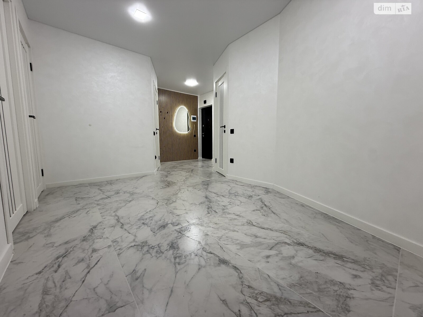 Продажа двухкомнатной квартиры в Тернополе, на просп. Злуки 7, район Канада фото 1 Продажа двухкомнатной квартиры в Тернополе, на просп. Злуки 7, район Канада фото 1