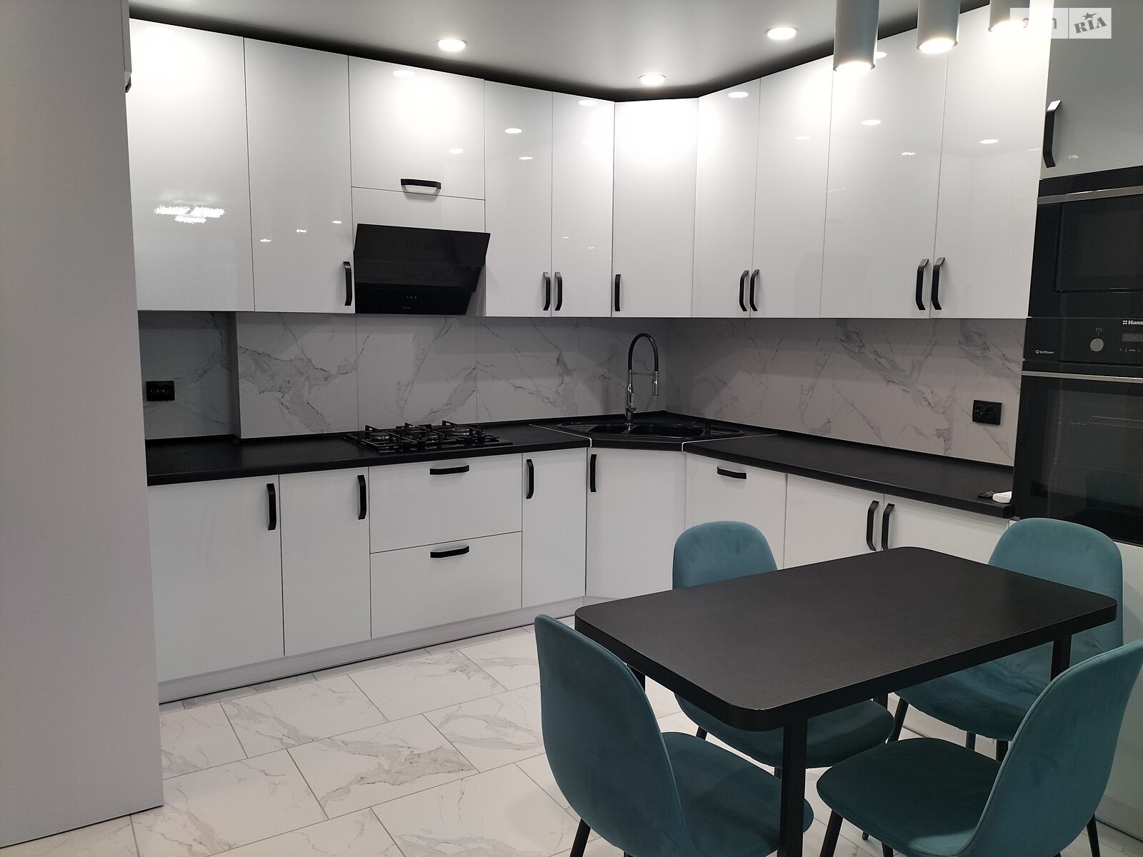 Продаж трикімнатної квартири в Тернополі, на просп. Злуки 7, район Канада фото 1