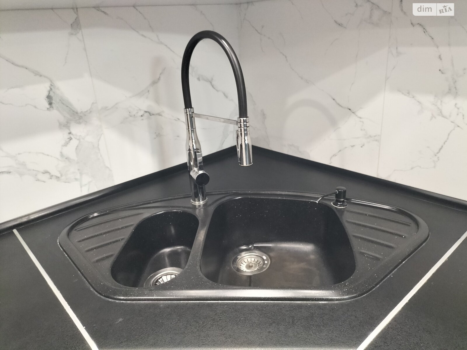 Продаж трикімнатної квартири в Тернополі, на просп. Злуки 7, район Канада фото 1