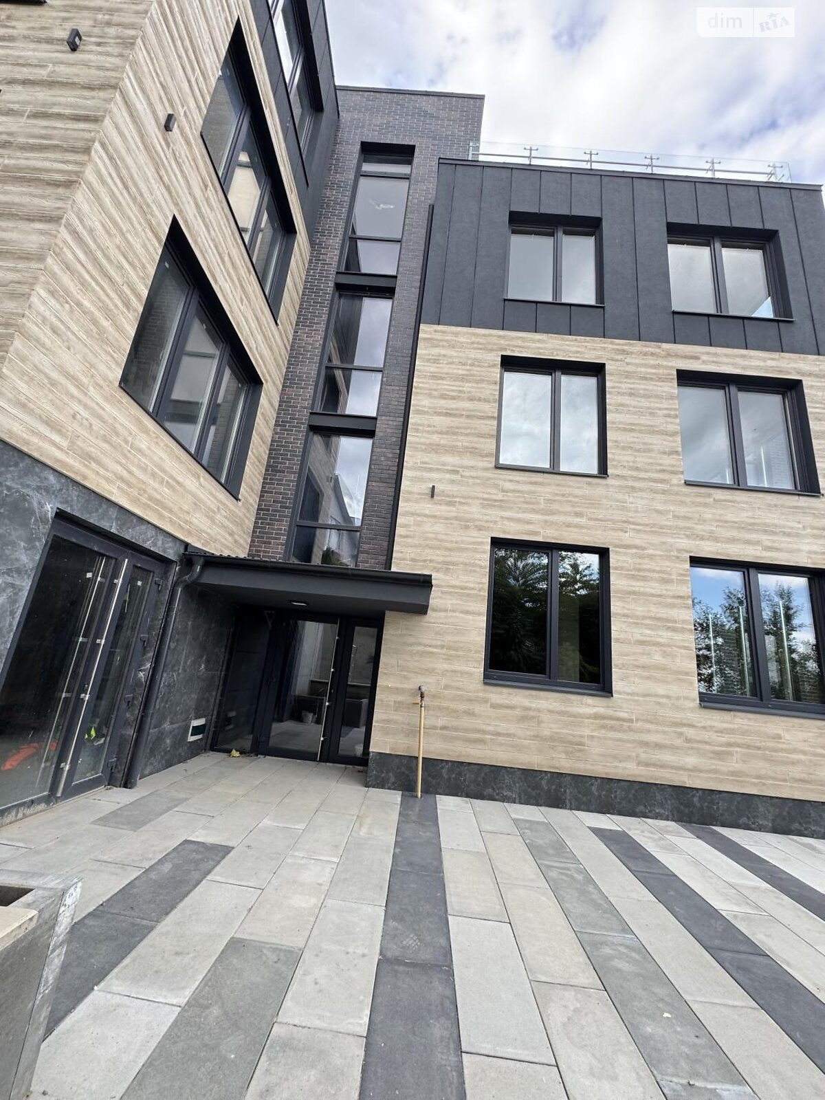 Продаж двокімнатної квартири в Тернополі, на вул. Підгірна 44, район Центр фото 1 Продаж двокімнатної квартири в Тернополі, на вул. Підгірна 44, район Центр фото 1