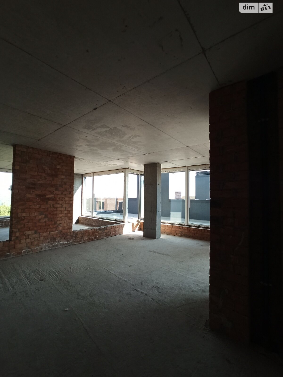 Продаж п`ятикімнатної квартири в Тернополі, на вул. Підгірна, район Кутківці фото 1 Продаж п`ятикімнатної квартири в Тернополі, на вул. Підгірна, район Кутківці фото 1