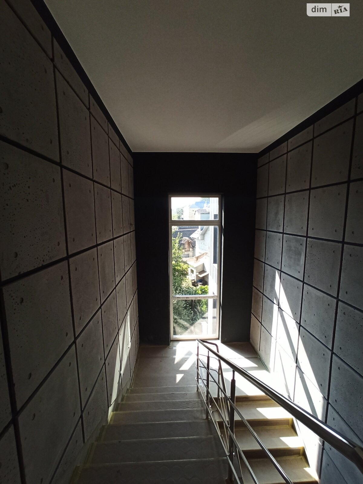 Продаж п`ятикімнатної квартири в Тернополі, на вул. Підгірна, район Кутківці фото 1 Продаж п`ятикімнатної квартири в Тернополі, на вул. Підгірна, район Кутківці фото 1