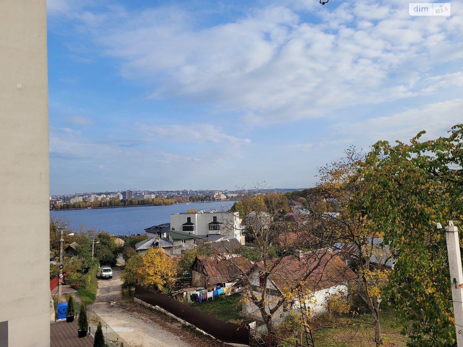 Продажа трехкомнатной квартиры в Тернополе, на ул. Урожайная, район Кутковцы фото 1