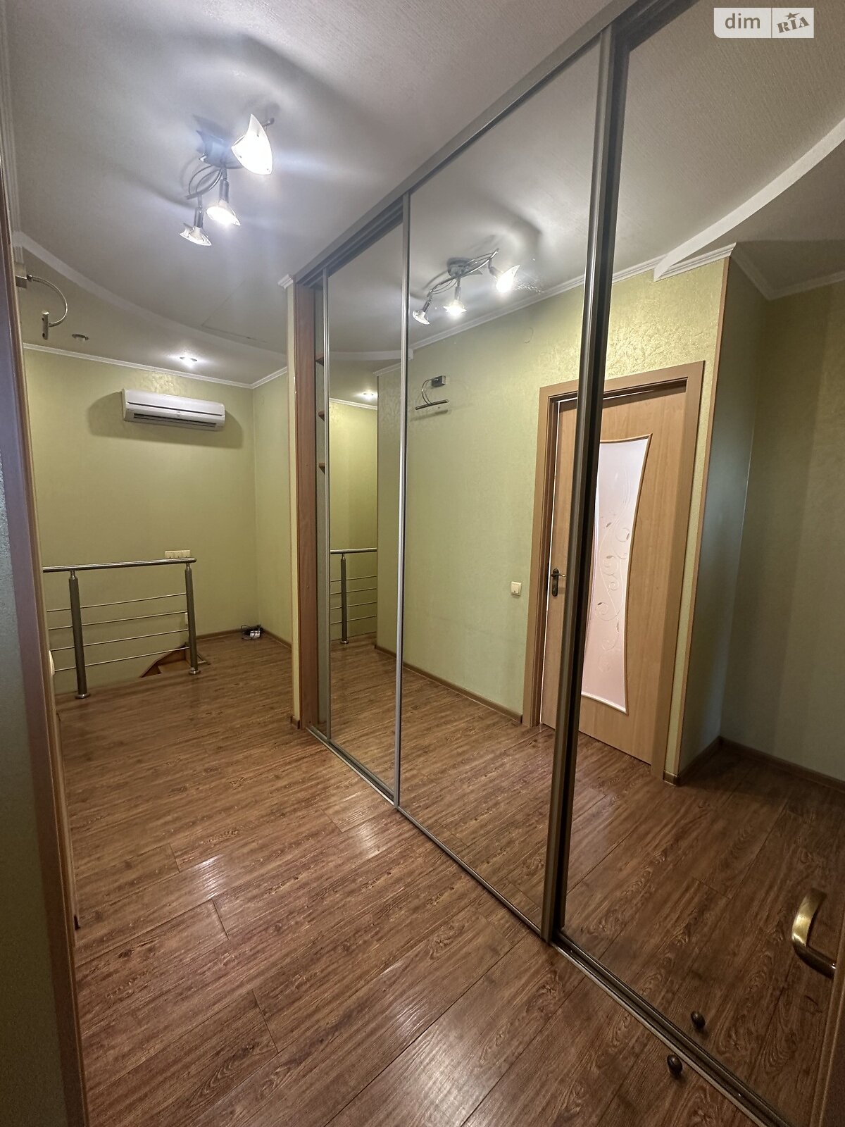 Продаж трикімнатної квартири в Тернополі, на вул. Золотогірська, район Кутківці фото 1 Продаж трикімнатної квартири в Тернополі, на вул. Золотогірська, район Кутківці фото 1