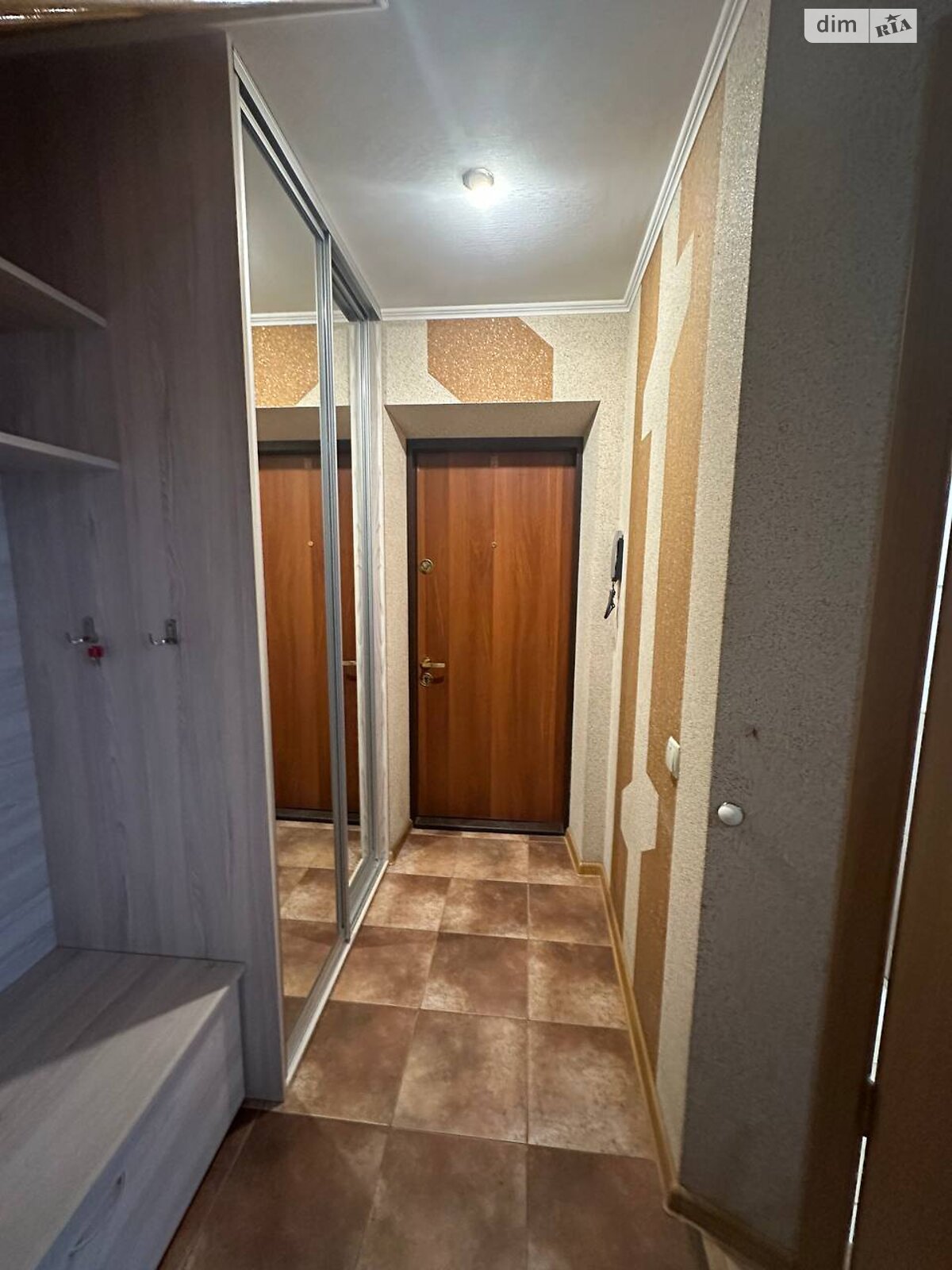 Продажа трехкомнатной квартиры в Тернополе, на ул. Золотогорская, район Кутковцы фото 1 Продажа трехкомнатной квартиры в Тернополе, на ул. Золотогорская, район Кутковцы фото 1