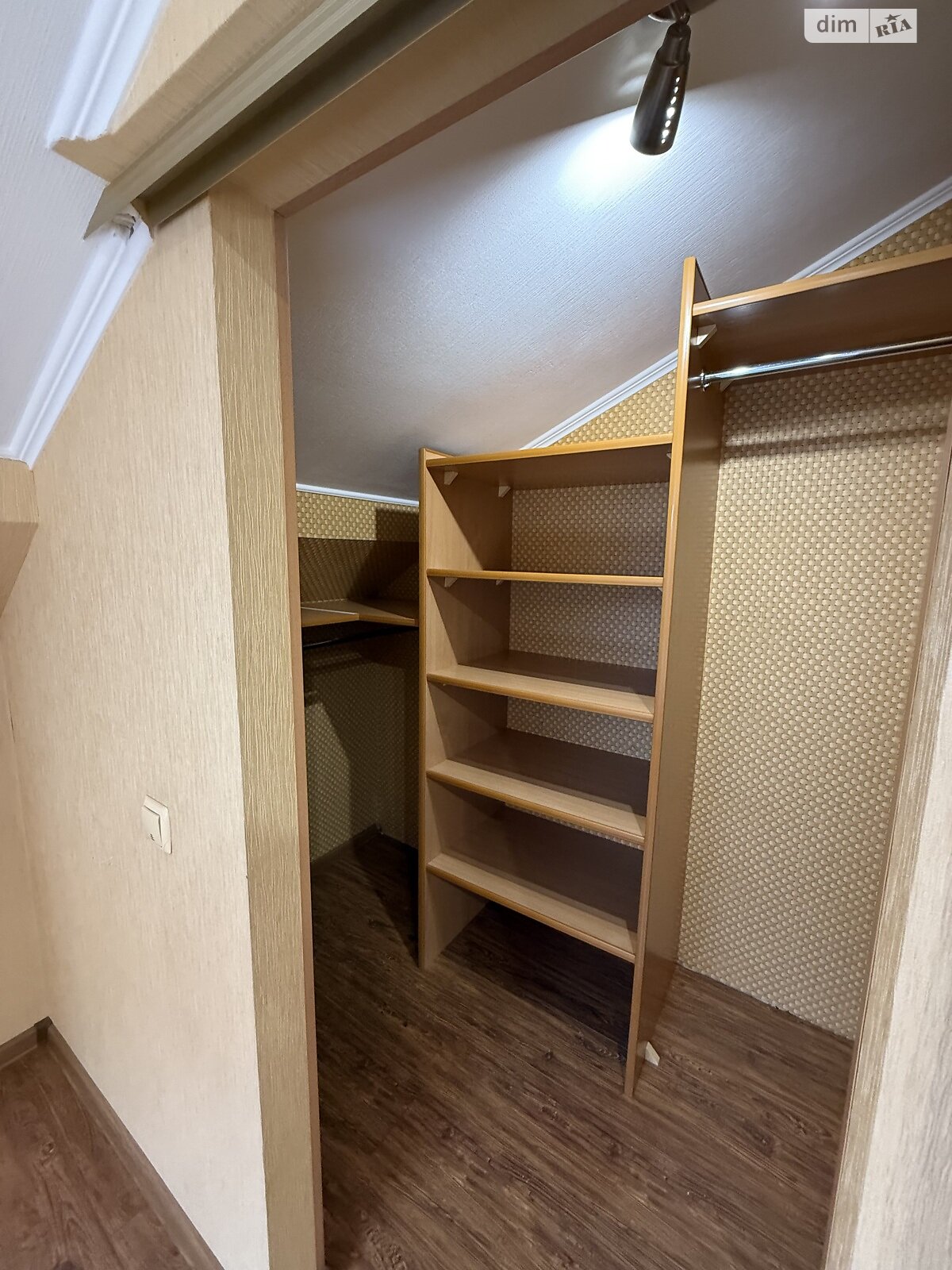 Продаж трикімнатної квартири в Тернополі, на вул. Золотогірська, район Кутківці фото 1 Продаж трикімнатної квартири в Тернополі, на вул. Золотогірська, район Кутківці фото 1