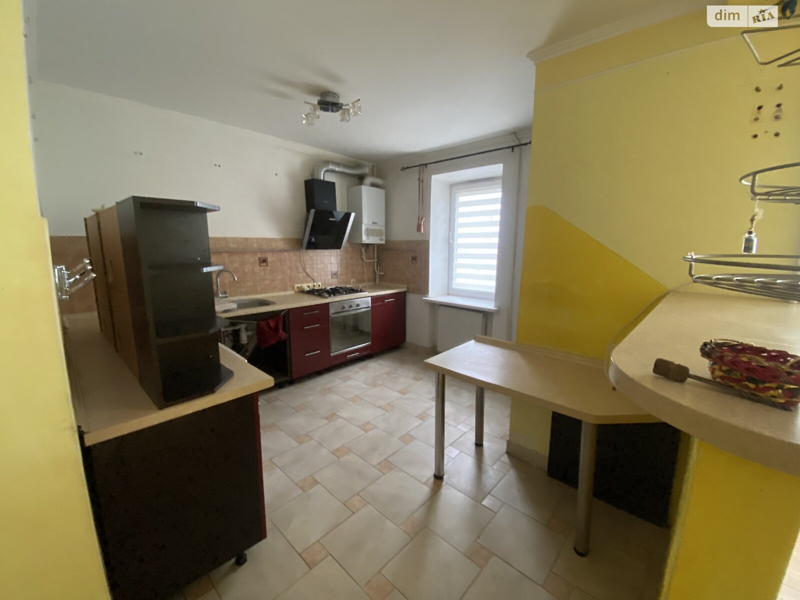 Продаж чотирикімнатної квартири в Тернополі, на вул. Золотогірська 16, район Кутківці фото 1