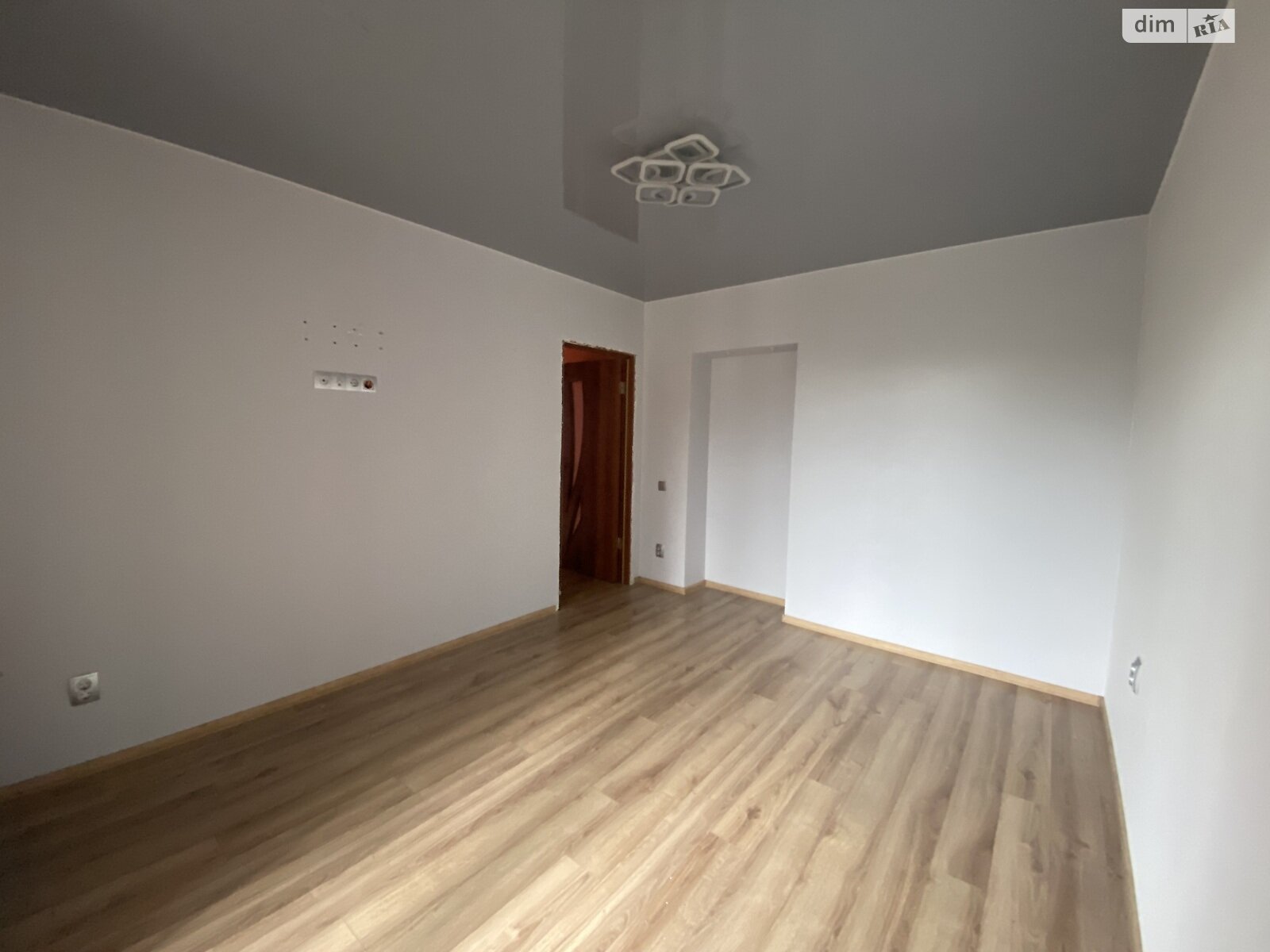 Продаж чотирикімнатної квартири в Тернополі, на вул. Золотогірська 16, район Кутківці фото 1