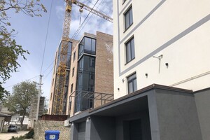 Продажа трехкомнатной квартиры в Тернополе, на ул. Урожайная 3, район Кутковцы фото 2