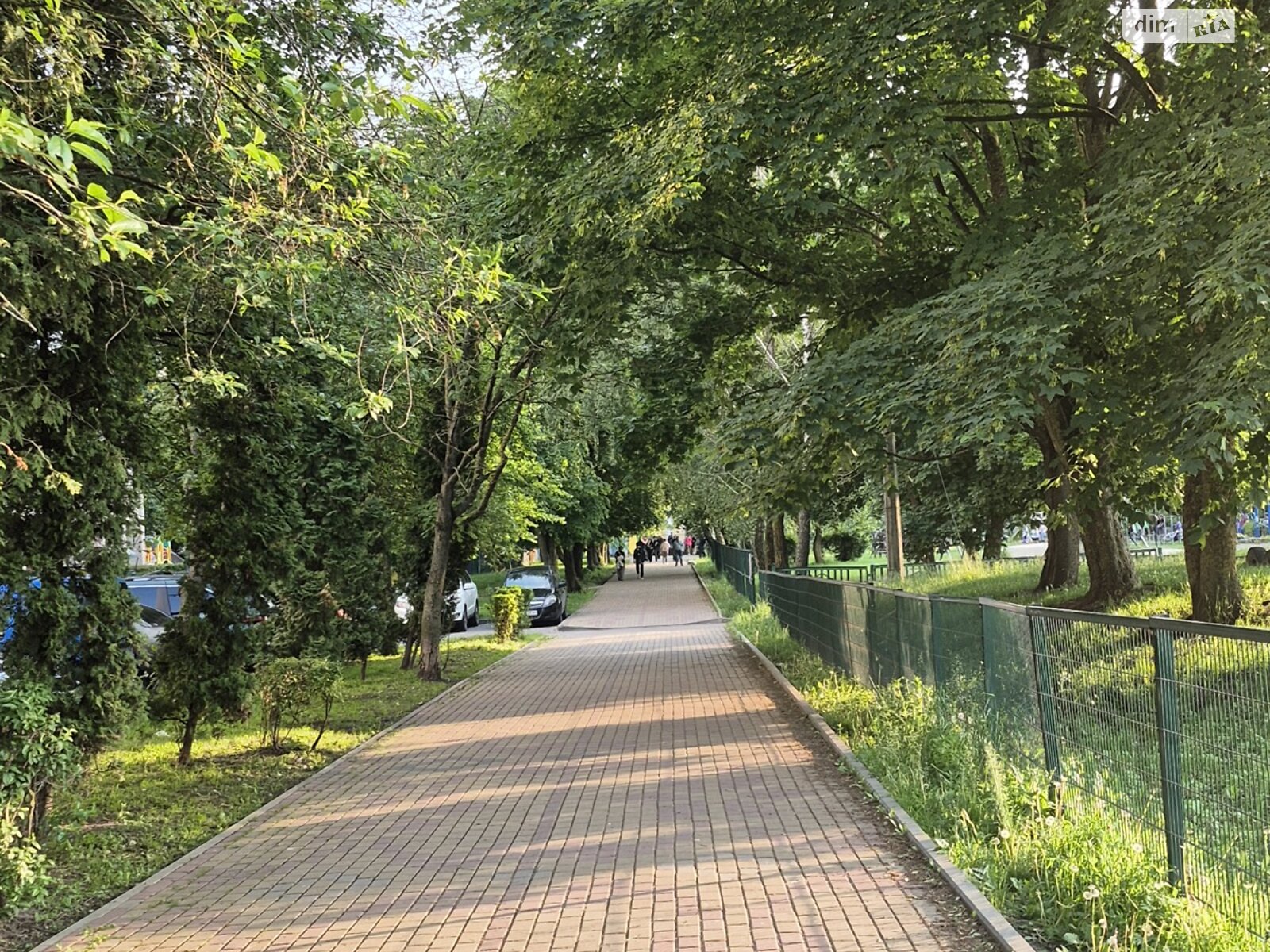 Продаж чотирикімнатної квартири в Тернополі, на вул. 15-го Квітня 35, район Молодіжний фото 1 Продаж чотирикімнатної квартири в Тернополі, на вул. 15-го Квітня 35, район Молодіжний фото 1