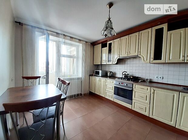 Продаж трикімнатної квартири в Тернополі, на вул. Новий Світ, район Новий світ фото 1 Продаж трикімнатної квартири в Тернополі, на вул. Новий Світ, район Новий світ фото 1
