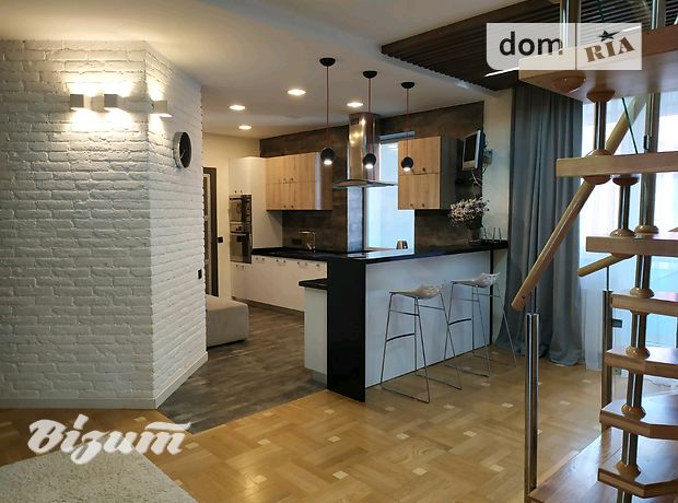Продажа пятикомнатной квартиры в Тернополе, район Новый свет фото 1 Продажа пятикомнатной квартиры в Тернополе, район Новый свет фото 1