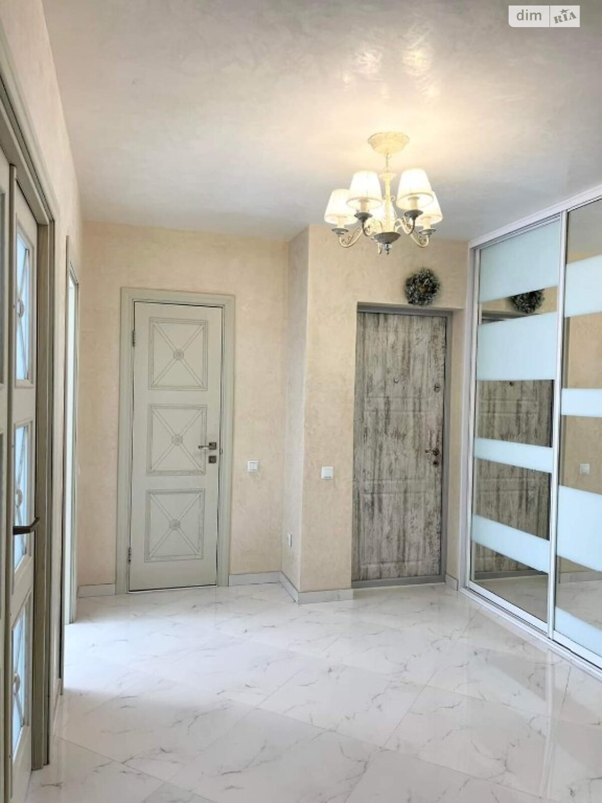 Продажа трехкомнатной квартиры в Тернополе, на ул. Билецкая, район Новый свет фото 1 Продажа трехкомнатной квартиры в Тернополе, на ул. Билецкая, район Новый свет фото 1