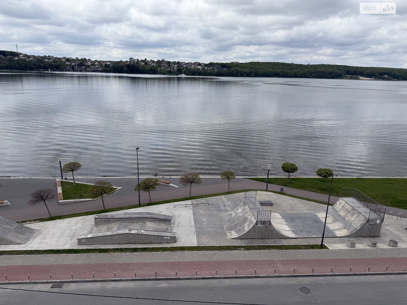 Продаж трикімнатної квартири в Тернополі, на вул. Білецька, район Новий світ фото 1 Продаж трикімнатної квартири в Тернополі, на вул. Білецька, район Новий світ фото 1