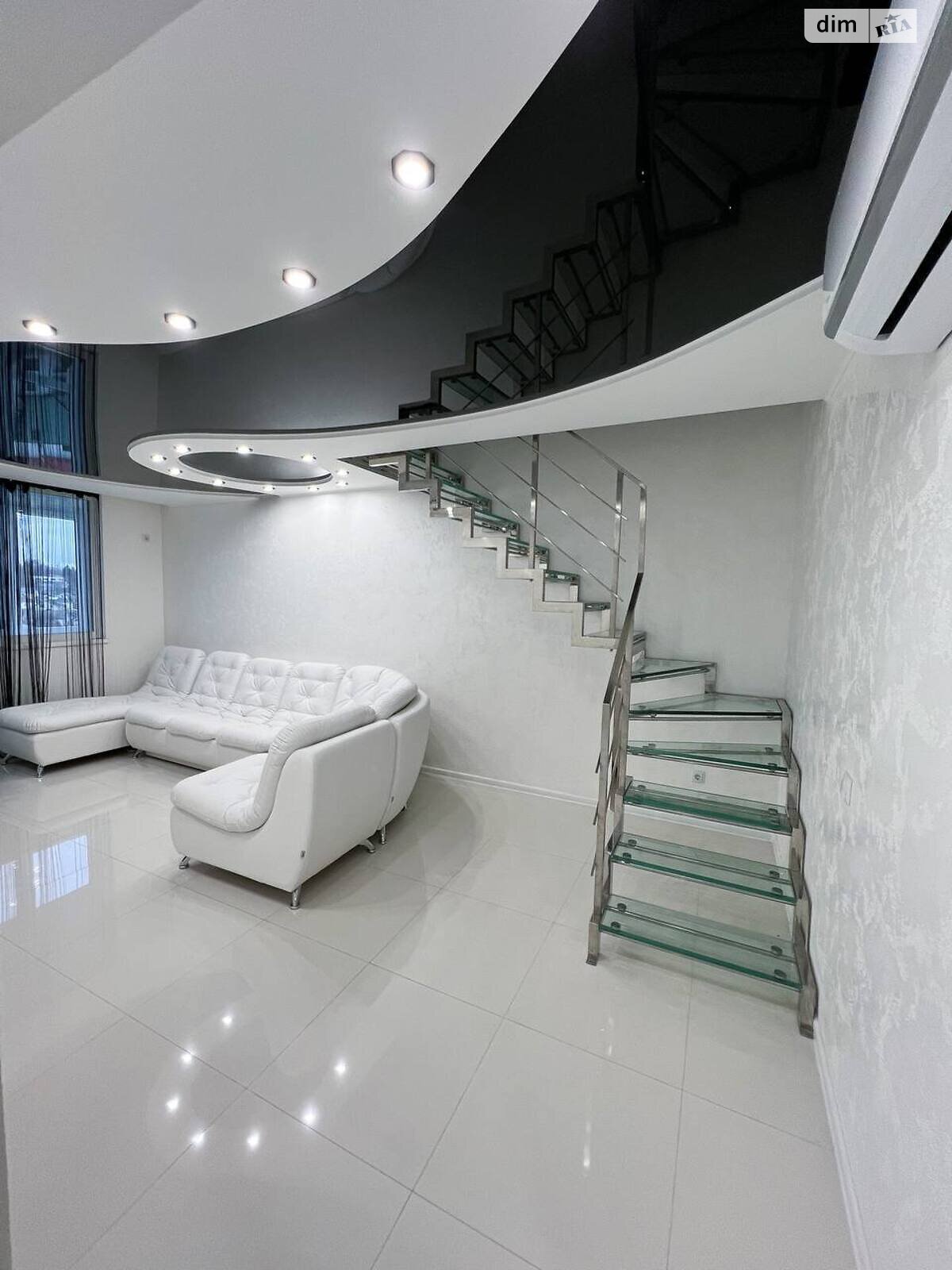 Продаж шестикімнатної квартири в Тернополі, на вул. Білогірська 18В, район Оболоня фото 1 Продаж шестикімнатної квартири в Тернополі, на вул. Білогірська 18В, район Оболоня фото 1