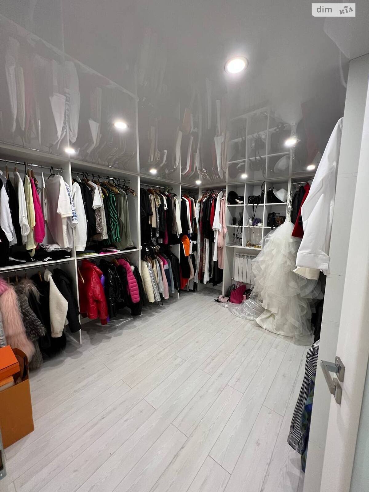 Продаж шестикімнатної квартири в Тернополі, на вул. Білогірська 18В, район Оболоня фото 1 Продаж шестикімнатної квартири в Тернополі, на вул. Білогірська 18В, район Оболоня фото 1