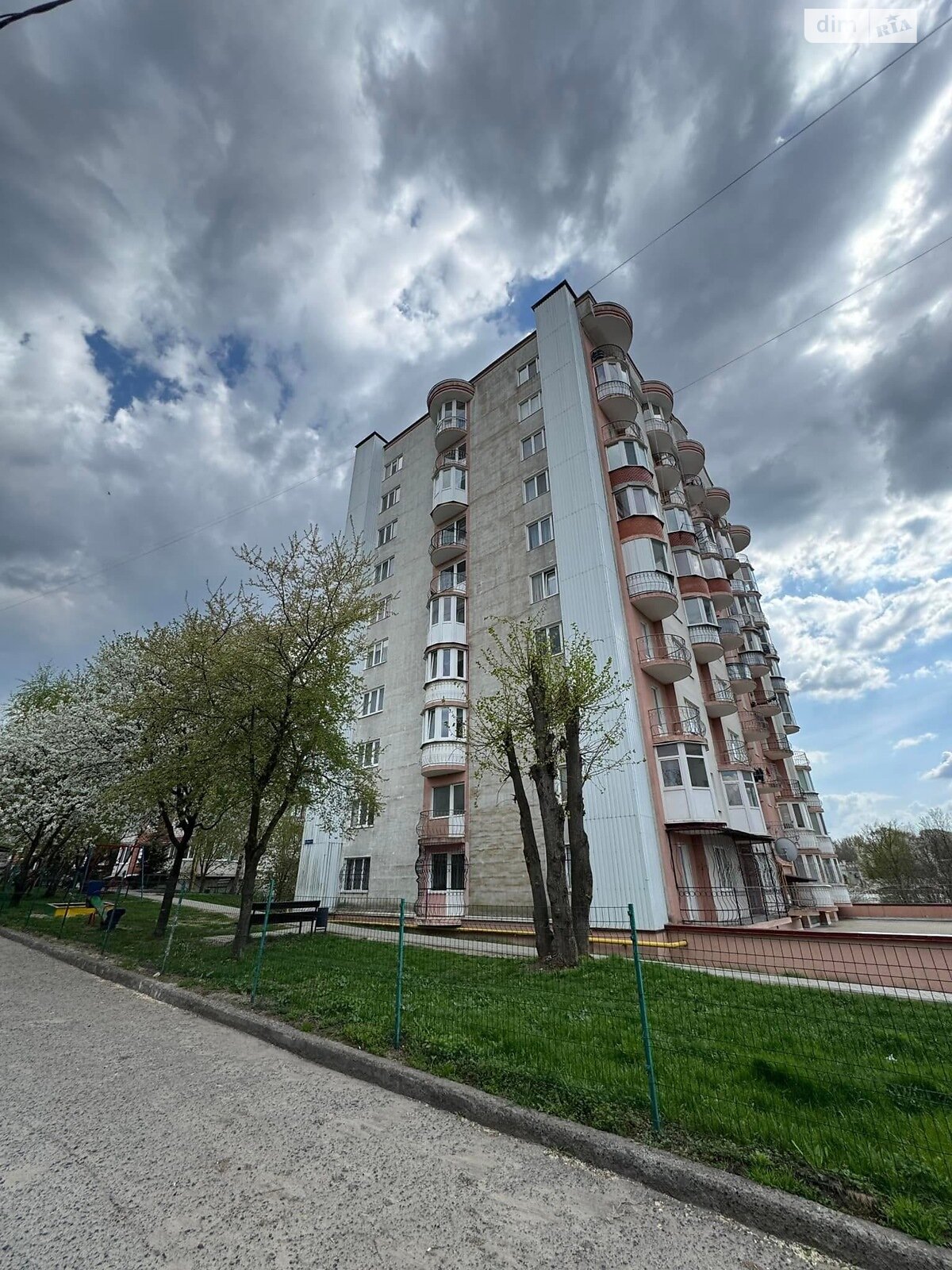Продаж однокімнатної квартири в Тернополі, на вул. Чернівецька, район Оболоня фото 1 Продаж однокімнатної квартири в Тернополі, на вул. Чернівецька, район Оболоня фото 1