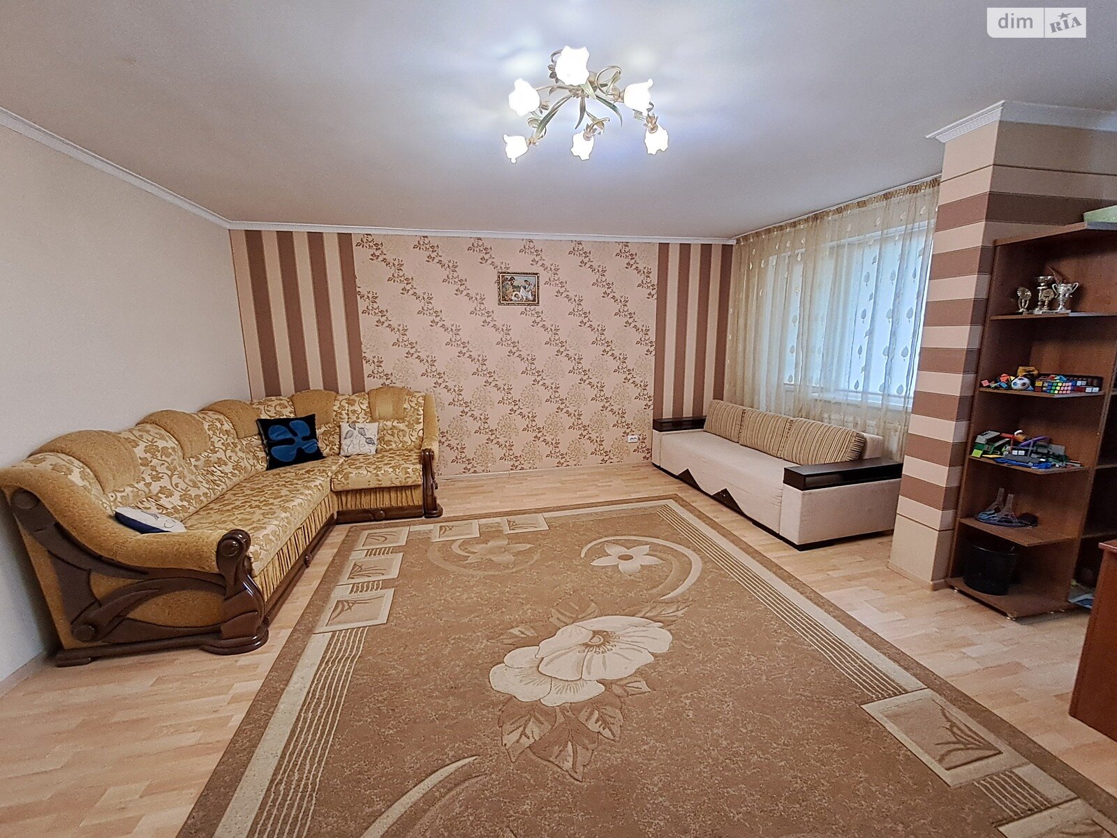 Продаж п`ятикімнатної квартири в Тернополі, на вул. Чернівецька, район Оболоня фото 1