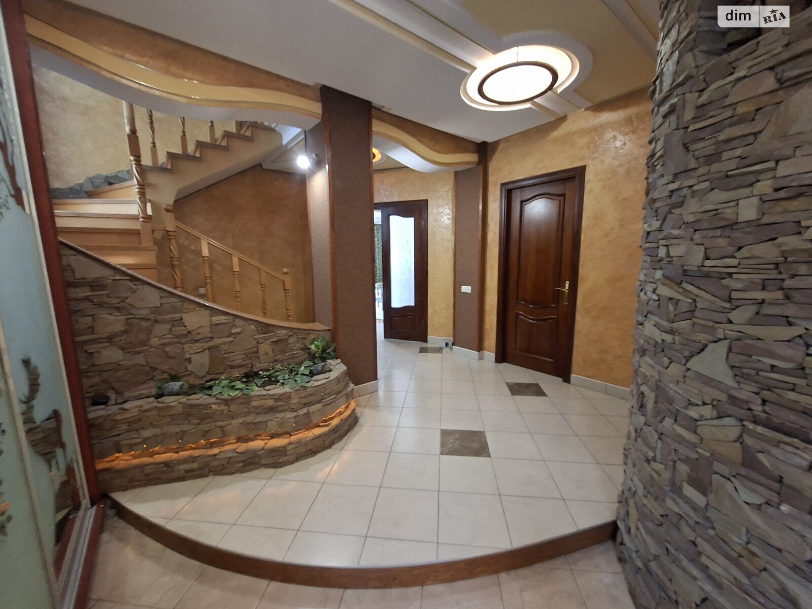 Продаж п`ятикімнатної квартири в Тернополі, на вул. Шептицького Андрія Митрополита, район Оболоня фото 1