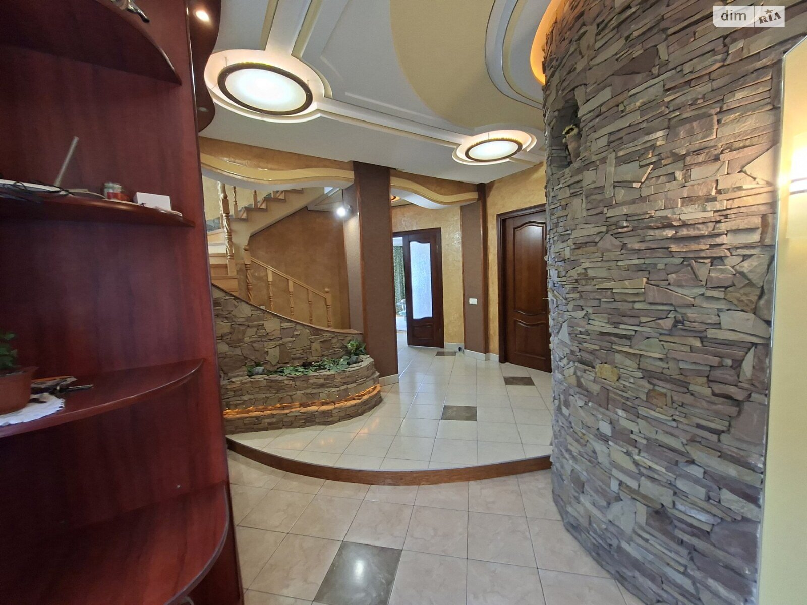 Продаж п`ятикімнатної квартири в Тернополі, на вул. Шептицького Андрія Митрополита, район Оболоня фото 1