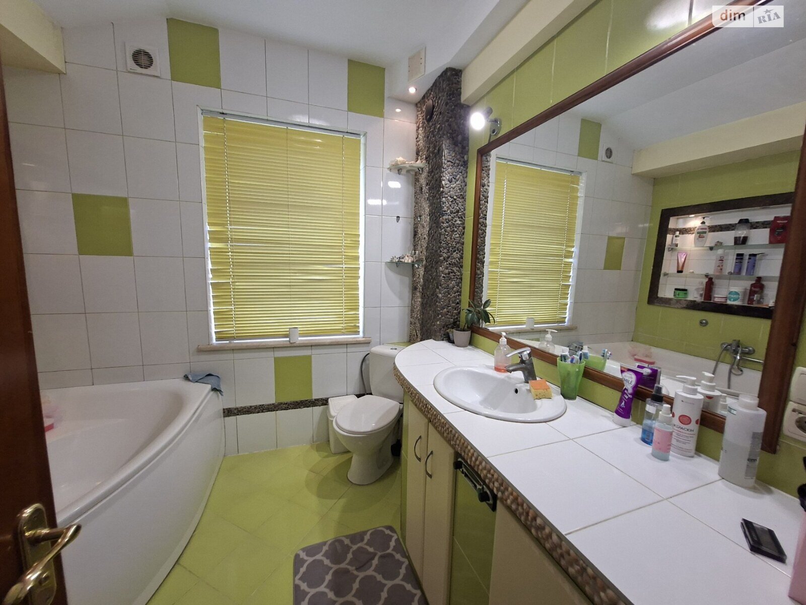 Продаж п`ятикімнатної квартири в Тернополі, на вул. Шептицького Андрія Митрополита, район Оболоня фото 1