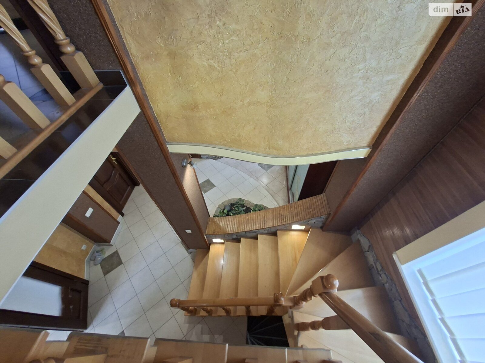 Продаж п`ятикімнатної квартири в Тернополі, на вул. Шептицького Андрія Митрополита, район Оболоня фото 1