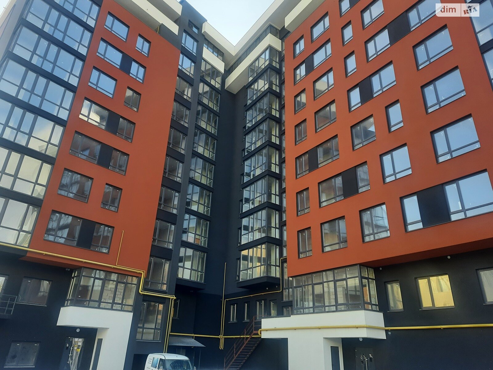 Продаж трикімнатної квартири в Тернополі, на вул. Торговиця 19, район Оболоня фото 1 Продаж трикімнатної квартири в Тернополі, на вул. Торговиця 19, район Оболоня фото 1