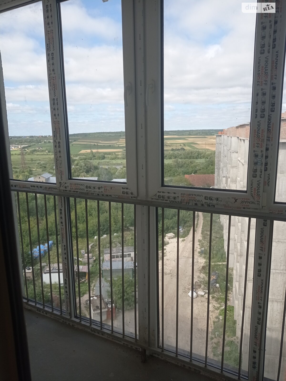 Продажа трехкомнатной квартиры в Тернополе, на ул. Микулинецкая 116Г, район Сахарный завод фото 1 Продажа трехкомнатной квартиры в Тернополе, на ул. Микулинецкая 116Г, район Сахарный завод фото 1
