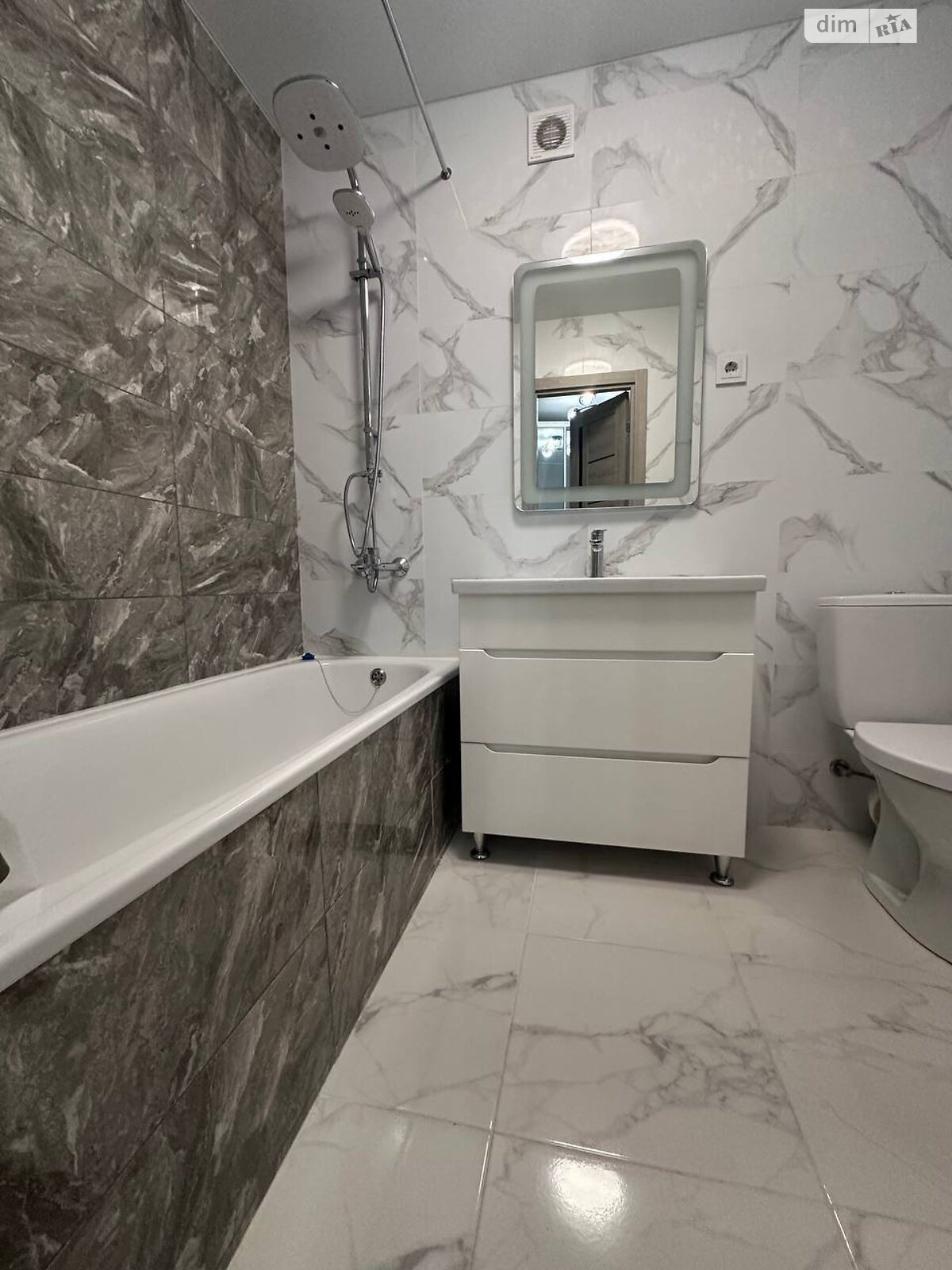 Продаж однокімнатної квартири в Тернополі, на вул. Іллєнка 3В, район Північний фото 1 Продаж однокімнатної квартири в Тернополі, на вул. Іллєнка 3В, район Північний фото 1