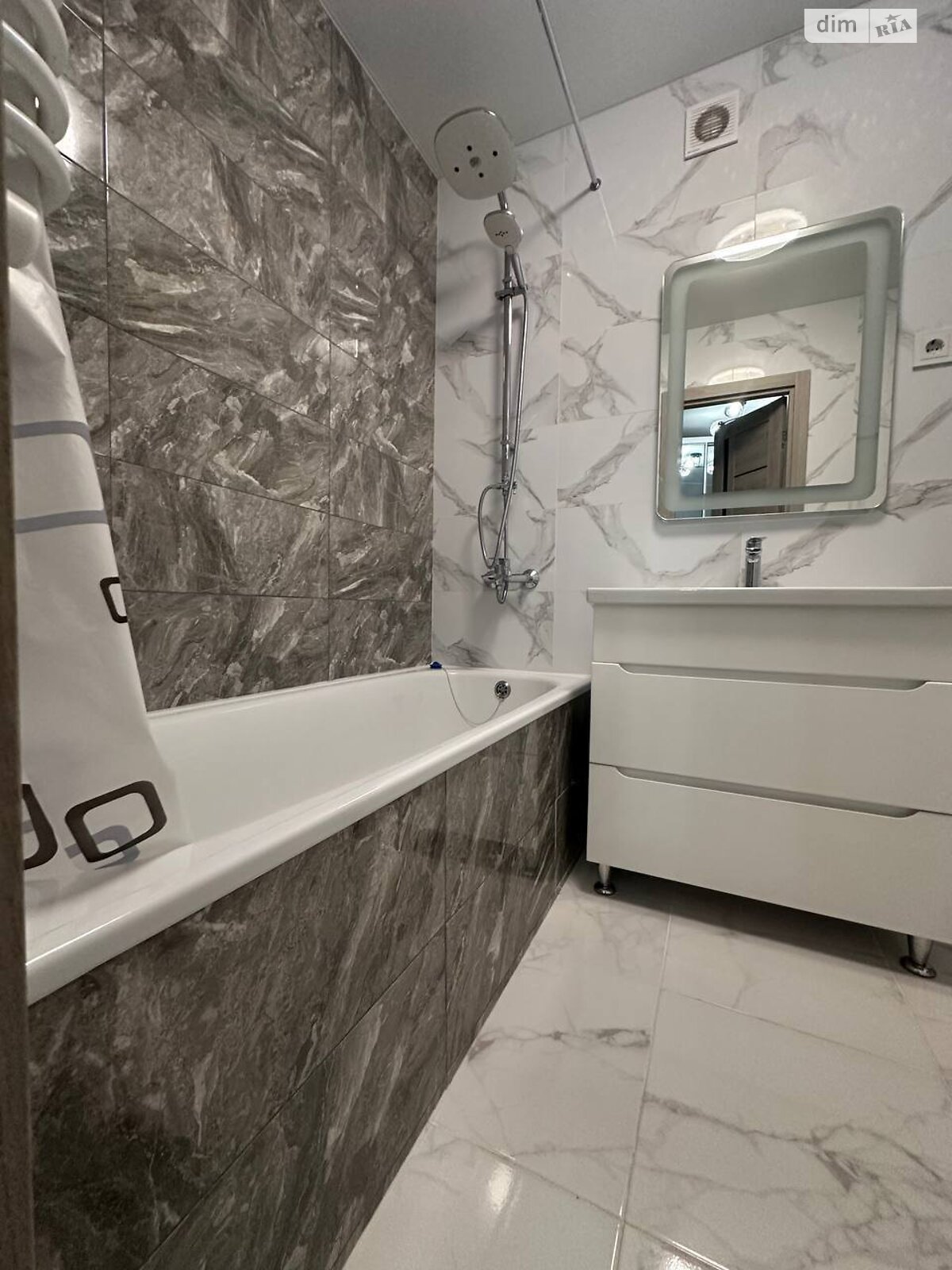 Продаж однокімнатної квартири в Тернополі, на вул. Іллєнка 3В, район Північний фото 1 Продаж однокімнатної квартири в Тернополі, на вул. Іллєнка 3В, район Північний фото 1